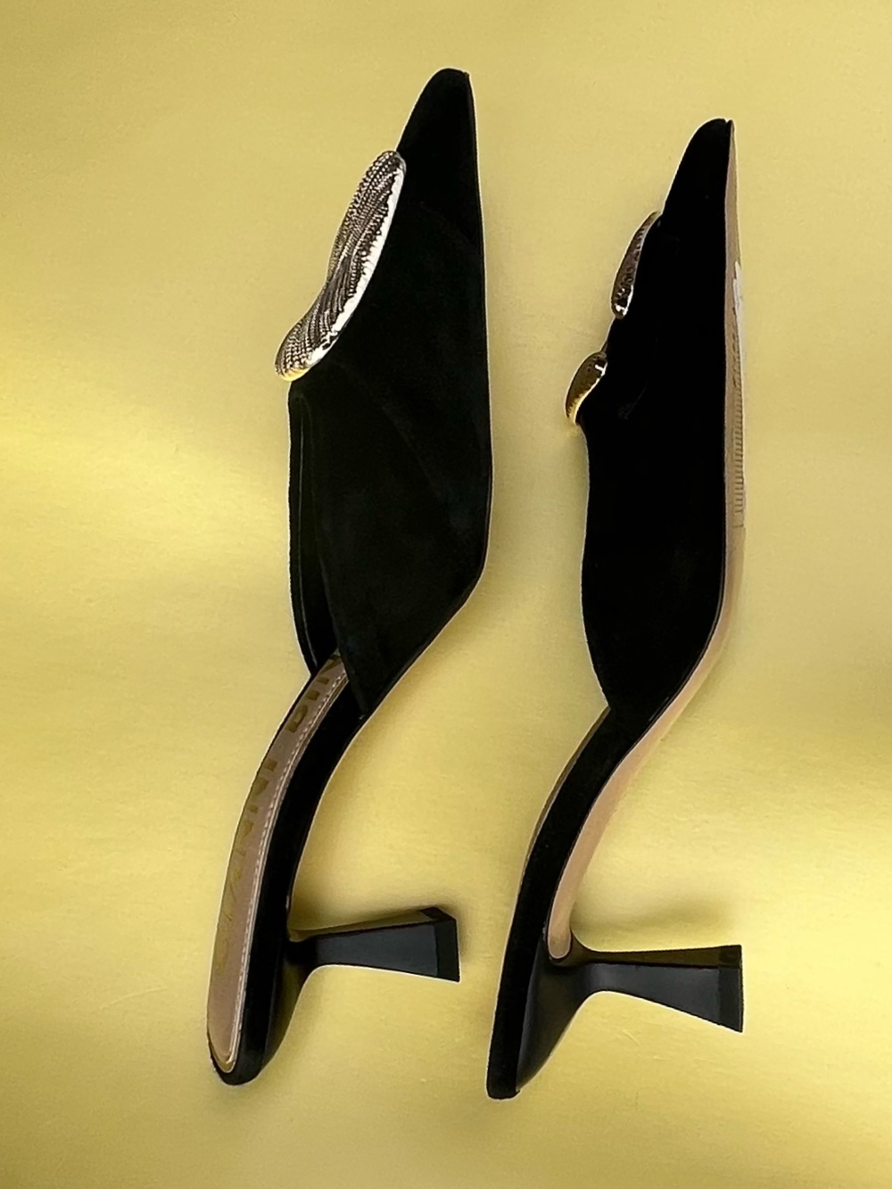 NWOB $130 Gianni Bini Wendella Black Suede Ornament Mules 9.5 - Picture 3 of 5